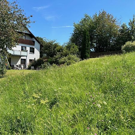 Ruhige Ferienwohnung Mit Terrasse Fuer 2 Personen Vohenstrauss Luaran gambar