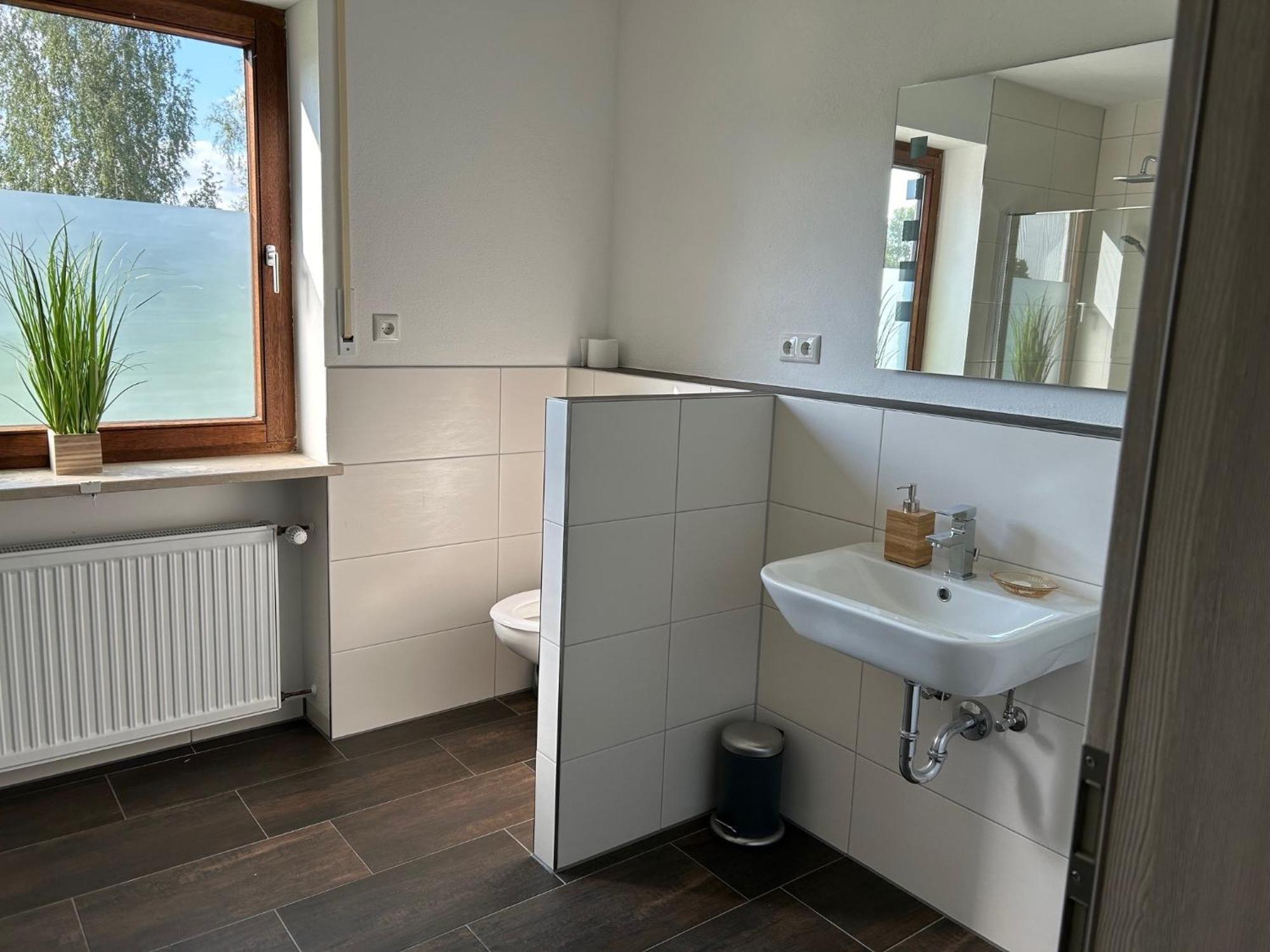 Ruhige Ferienwohnung Mit Terrasse Fuer 2 Personen Vohenstrauss Luaran gambar