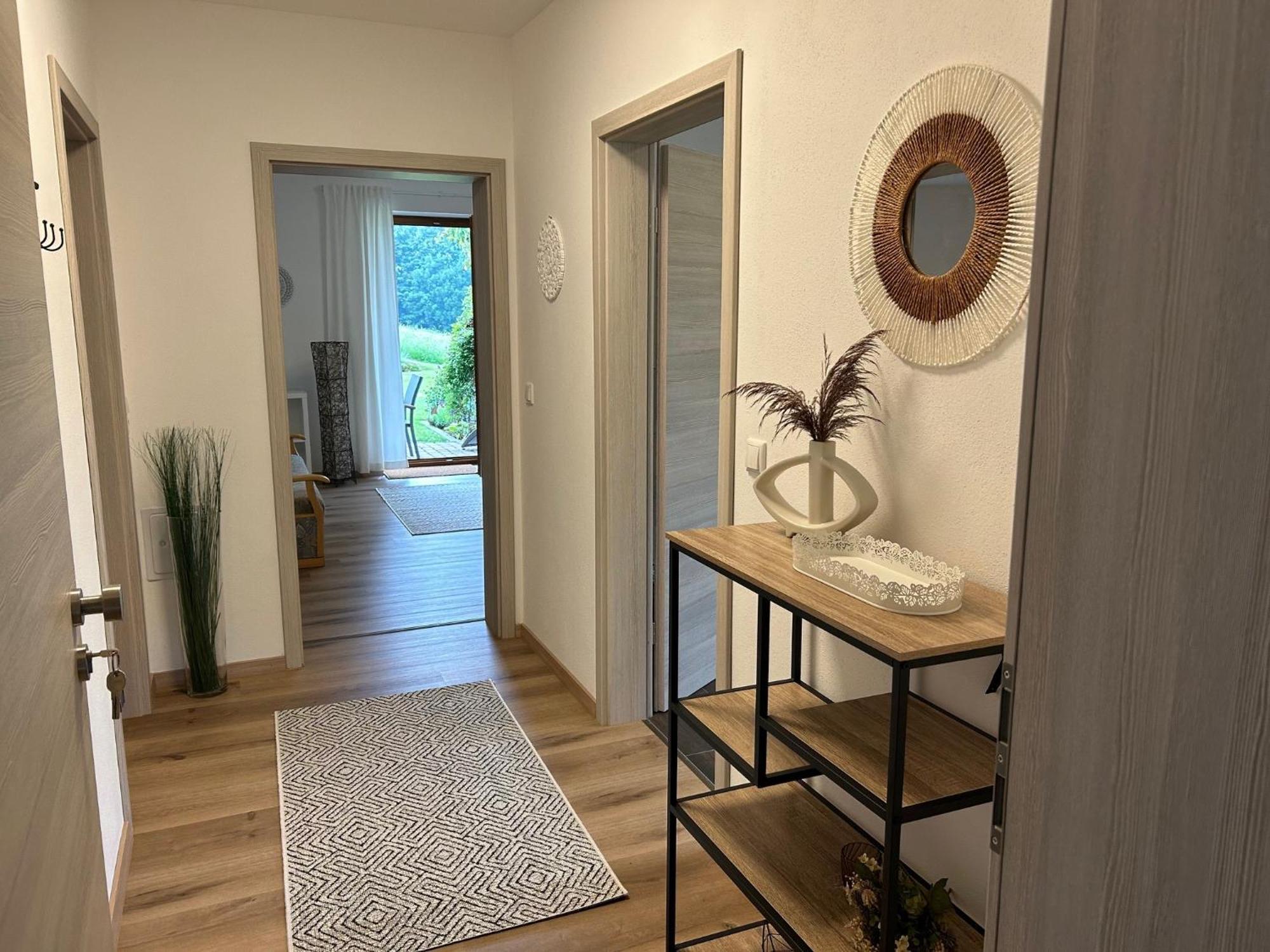 Ruhige Ferienwohnung Mit Terrasse Fuer 2 Personen Vohenstrauss Luaran gambar